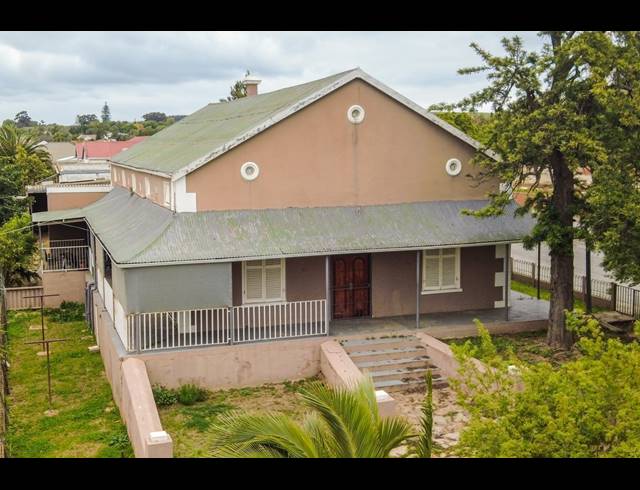 4 BEDROOM FREESTANDING FOR SALE IN BERGSIG